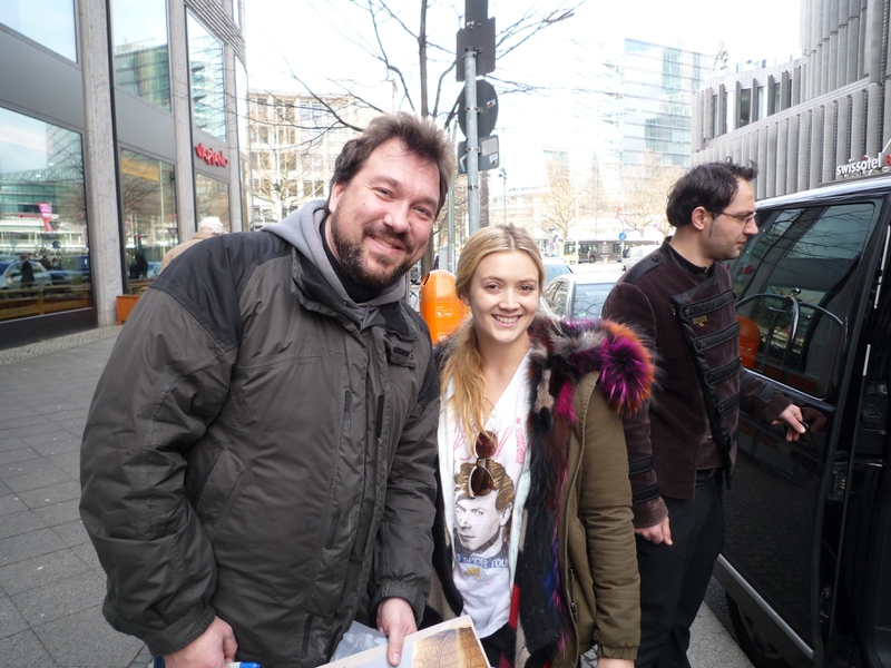 Billie Lourd Photo with RACC Autograph Collector RB-Autogramme Berlin