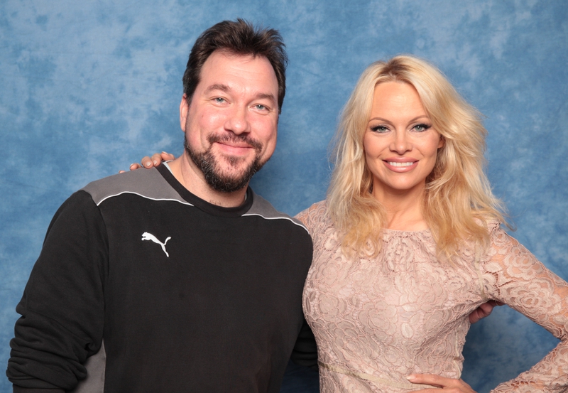 Pamela Anderson Photo with RACC Autograph Collector RB-Autogramme Berlin