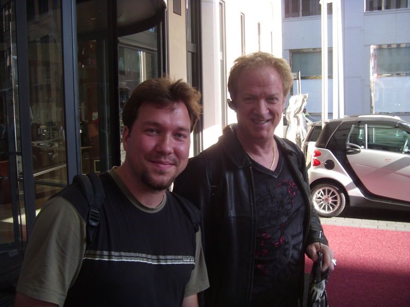 Lee Loughnane Photo with RACC Autograph Collector RB-Autogramme Berlin