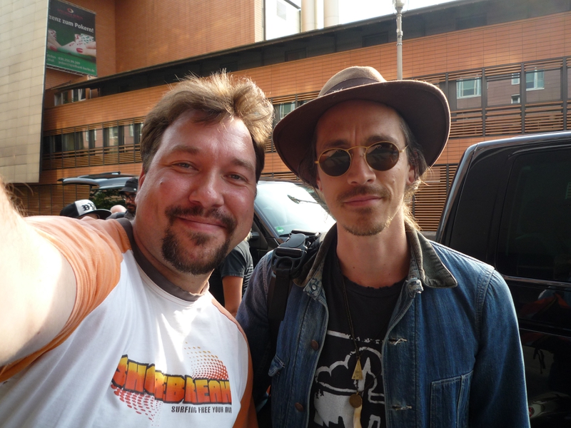 Brandon Boyd Photo with RACC Autograph Collector RB-Autogramme Berlin