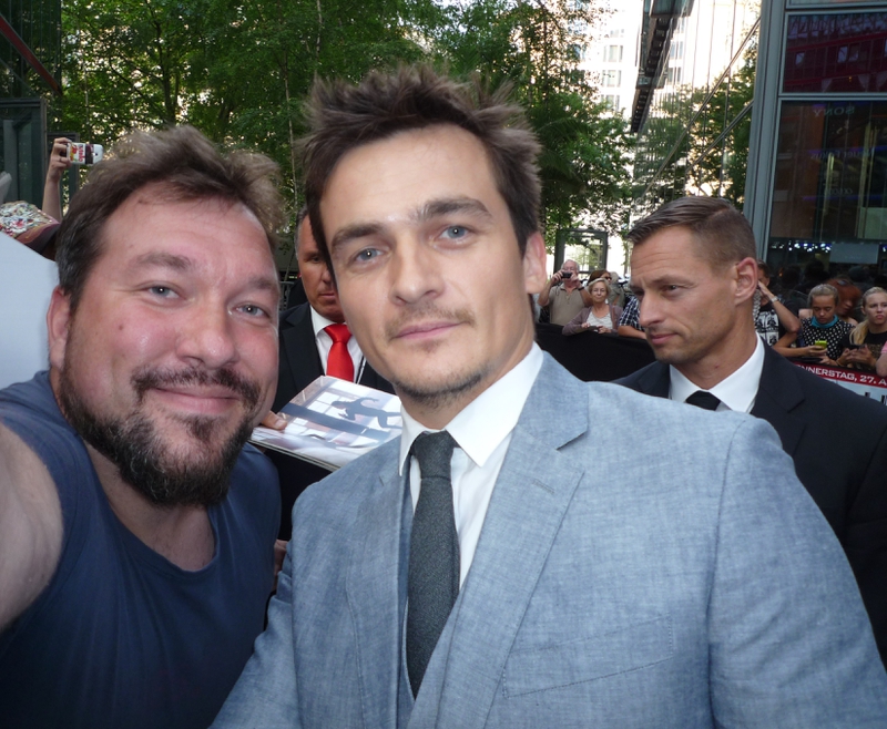 Rupert Friend Photo with RACC Autograph Collector RB-Autogramme Berlin