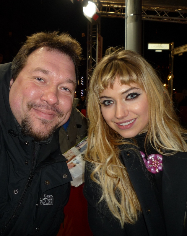 Imogen Poots Photo with RACC Autograph Collector RB-Autogramme Berlin