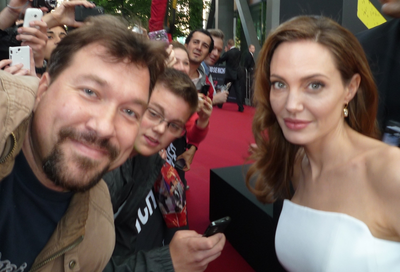 Angelina Jolie Photo with RACC Autograph Collector RB-Autogramme Berlin