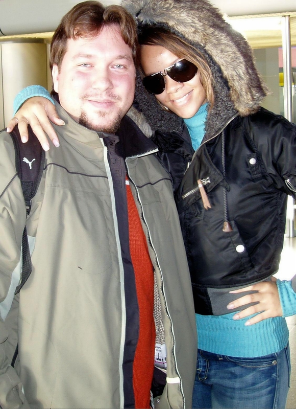 Rihanna Photo with RACC Autograph Collector RB-Autogramme Berlin