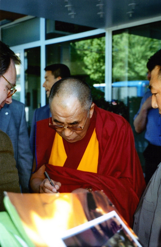 Dalai Lama Photo with RACC Autograph Collector RB-Autogramme Berlin