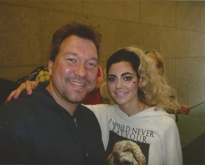 Marina and the Diamonds Photo with RACC Autograph Collector RB-Autogramme Berlin Marina and the Diamonds Photo with RACC Autograph Collector RB-Autogramme Berlin