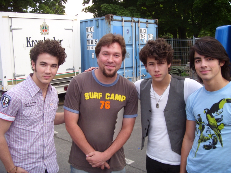 Joe Jonas Kevin Jonas Nick Jonas Photo with RACC Autograph Collector RB-Autogramme Berlin