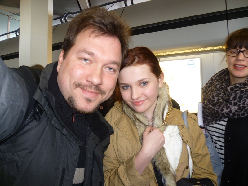 Abigail Breslin Photo with RACC Autograph Collector RB-Autogramme Berlin Abigail Breslin Photo with RACC Autograph Collector RB-Autogramme Berlin
