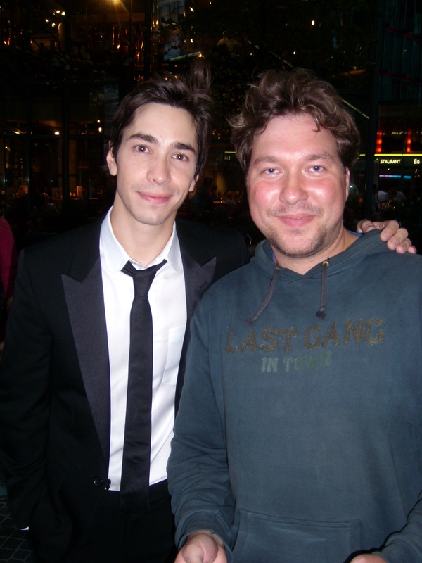 Justin Long Photo with RACC Autograph Collector RB-Autogramme Berlin