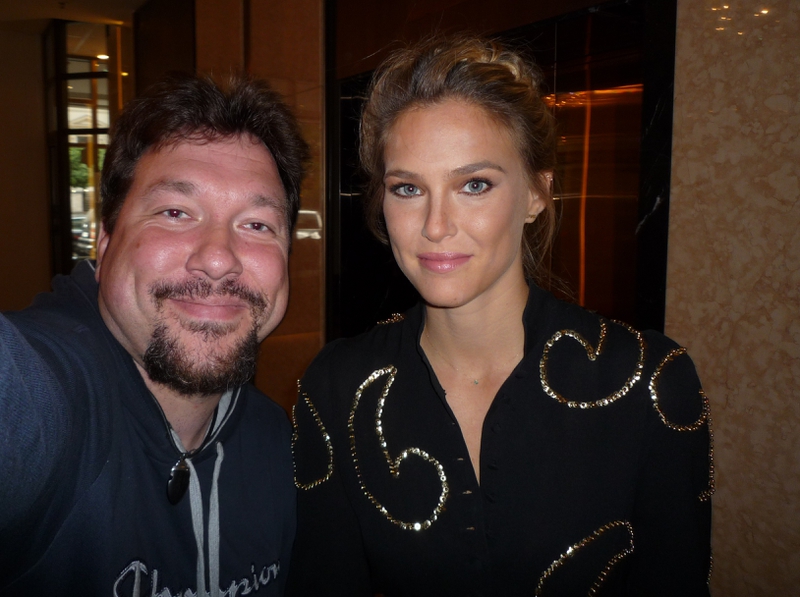 Bar Refaeli Photo with RACC Autograph Collector RB-Autogramme Berlin