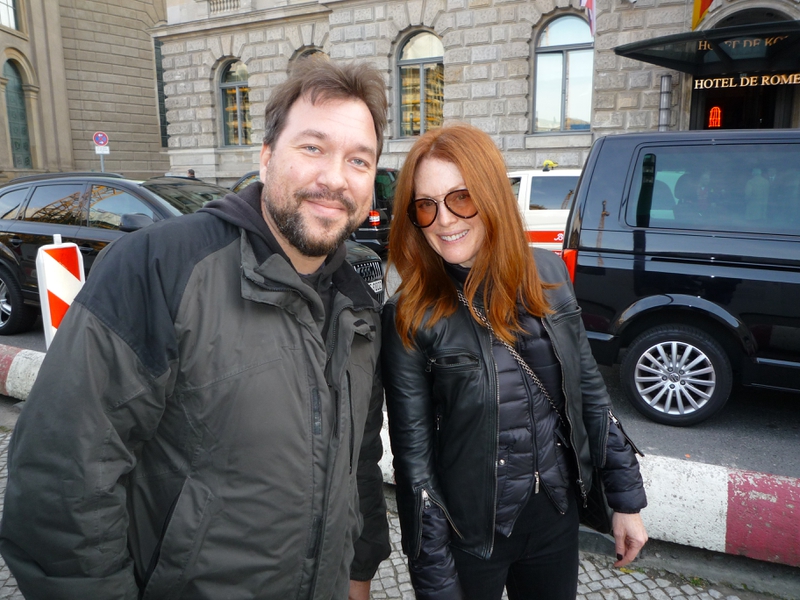 Julianne Moore Photo with RACC Autograph Collector RB-Autogramme Berlin