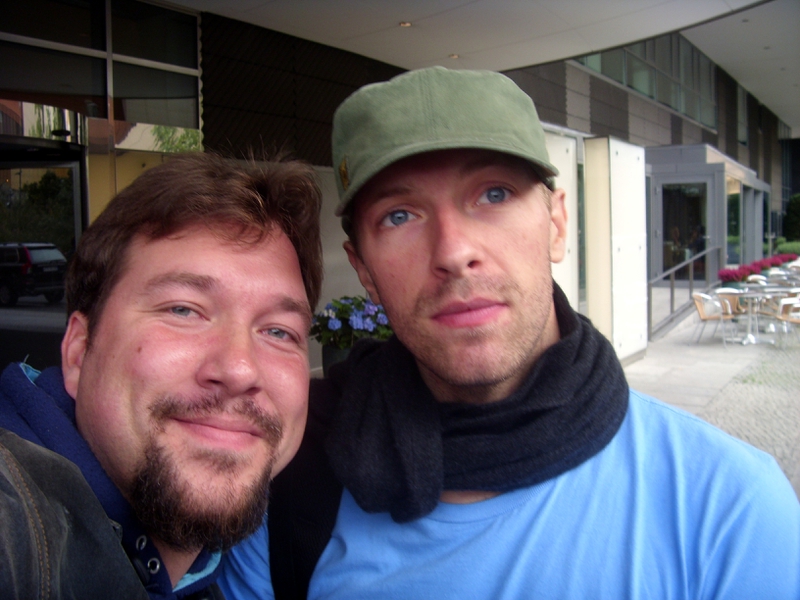 Chris Martin Photo with RACC Autograph Collector RB-Autogramme Berlin