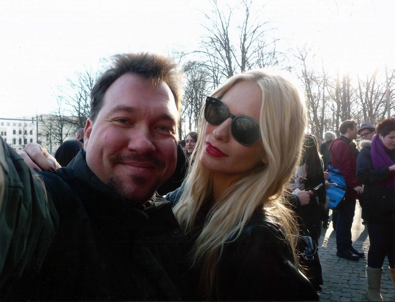 Poppy Delevingne Photo with RACC Autograph Collector RB-Autogramme Berlin