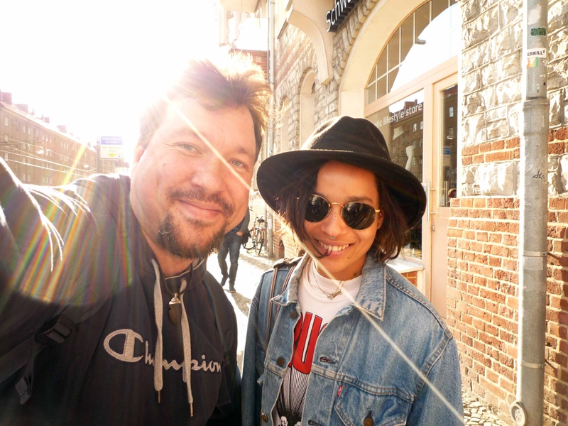 Zoe Kravitz Photo with RACC Autograph Collector RB-Autogramme Berlin