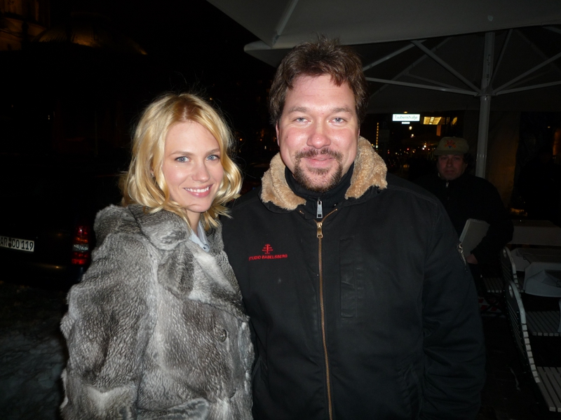 January Jones Photo with RACC Autograph Collector RB-Autogramme Berlin January Jones Photo with RACC Autograph Collector RB-Autogramme Berlin