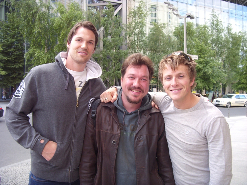 Charlie Bewley Daniel Cudmore Photo with RACC Autograph Collector RB-Autogramme Berlin Charlie Bewley Daniel Cudmore Photo with RACC Autograph Collector RB-Autogramme Berlin