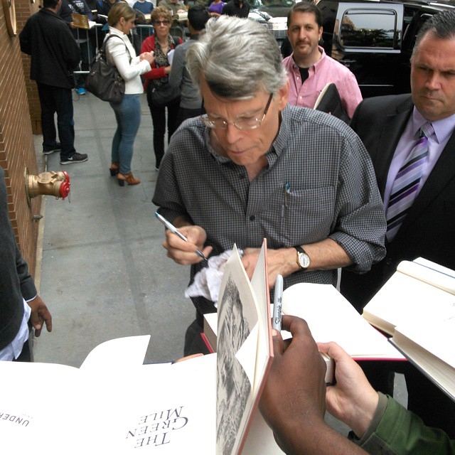 Stephen King signing autographs for RACC Trusted collector GTV Reality