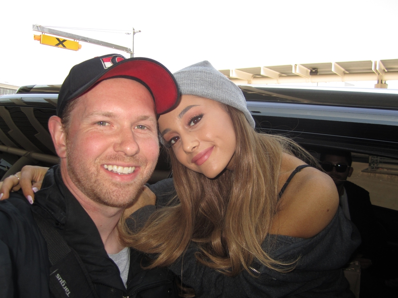 Ariana Grande Photo with RACC Autograph Collector Breakaway Autographs