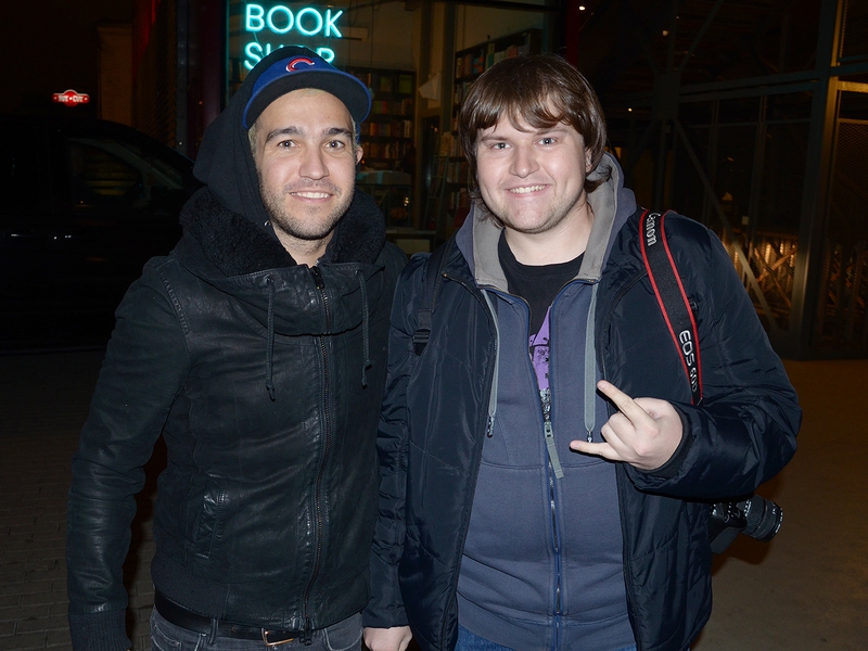 Pete Wentz Photo with RACC Autograph Collector Ilya Zeta