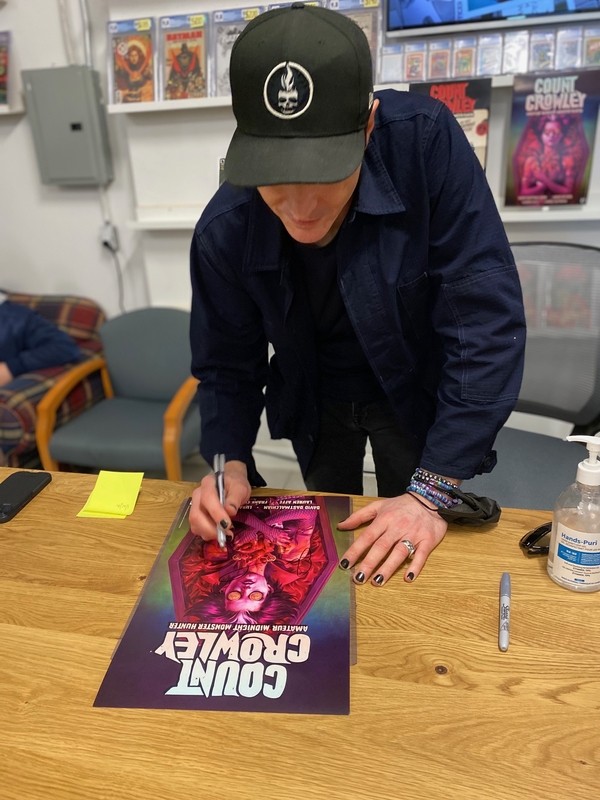 David Dastmalchian Signing Autographs for RACC Autograph Collector The Six Collectibles David Dastmalchian Signing Autograph for RACC Autograph Collector The Six Collectibles