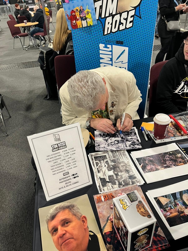 Tim Rose Signing Autographs for RACC Autograph Collector Abz Autographs Tim Rose Signing Autograph for RACC Autograph Collector Abz Autographs