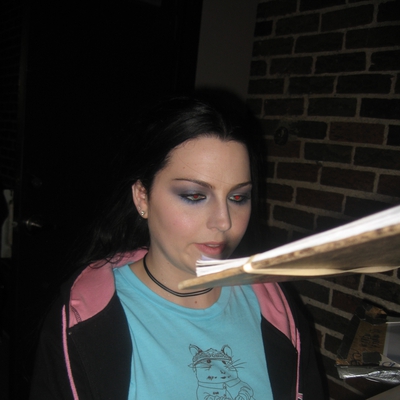 Amy Lee Autograph Profile