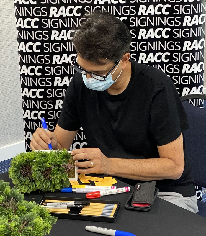 Ralph Macchio Signing Autographs for RACC Autograph Collector Framing History Ralph Macchio Signing Autograph for RACC Autograph Collector Framing History