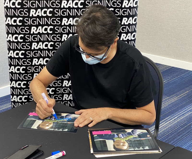 Ralph Macchio Signing Autographs for RACC Autograph Collector Framing History Ralph Macchio Signing Autograph for RACC Autograph Collector Framing History