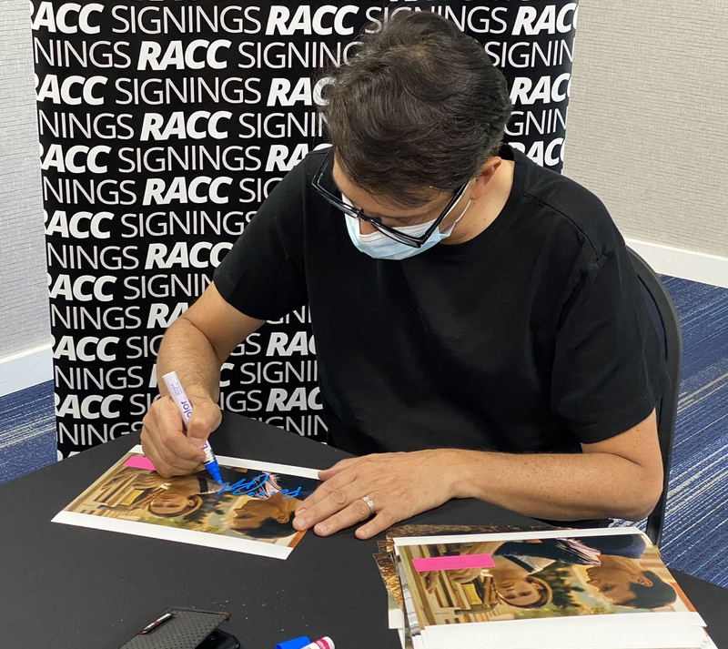 Ralph Macchio Signing Autographs for RACC Autograph Collector Framing History Ralph Macchio Signing Autograph for RACC Autograph Collector Framing History