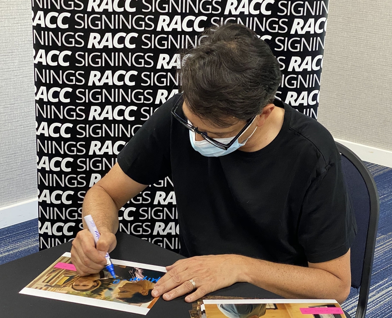 Ralph Macchio Signing Autographs for RACC Autograph Collector Framing History Ralph Macchio Signing Autograph for RACC Autograph Collector Framing History
