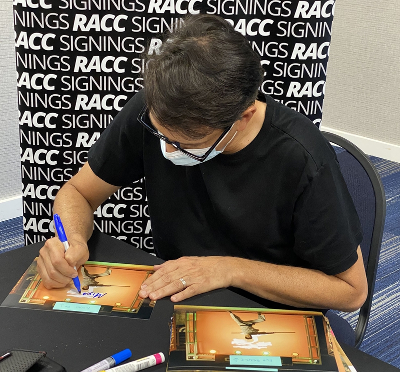 Ralph Macchio Signing Autographs for RACC Autograph Collector Framing History Ralph Macchio Signing Autograph for RACC Autograph Collector Framing History