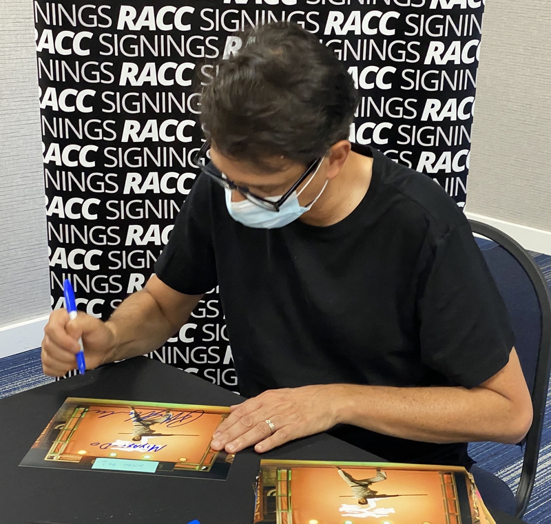 Ralph Macchio Signing Autographs for RACC Autograph Collector Framing History Ralph Macchio Signing Autograph for RACC Autograph Collector Framing History