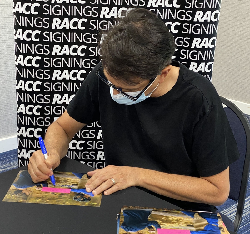 Ralph Macchio Signing Autographs for RACC Autograph Collector Framing History Ralph Macchio Signing Autograph for RACC Autograph Collector Framing History
