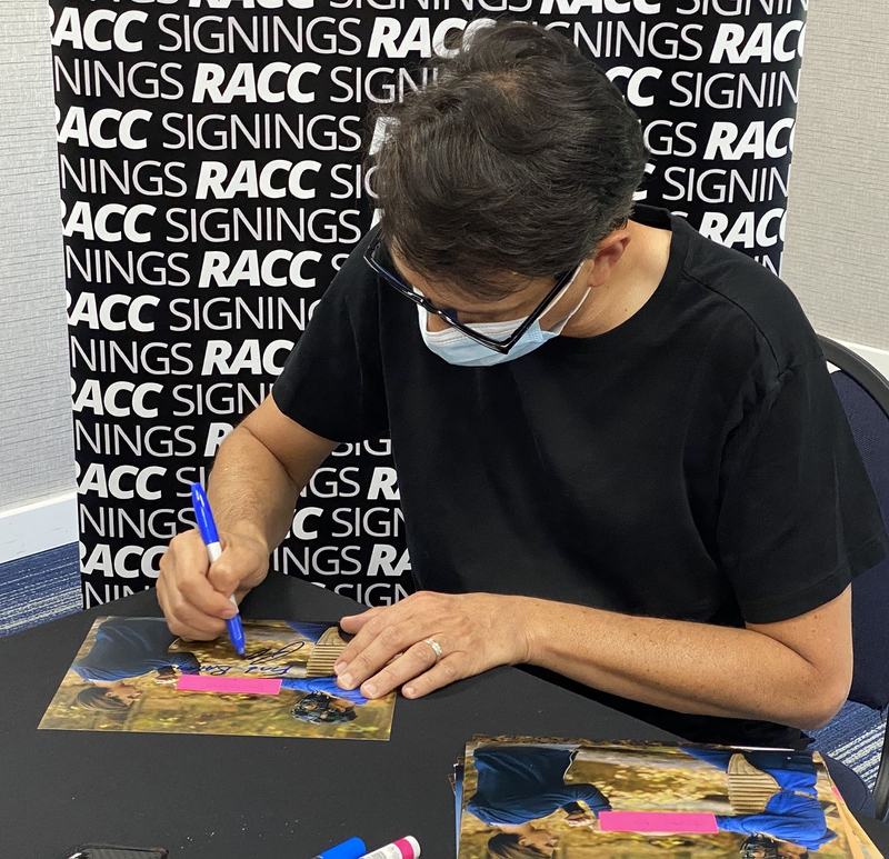 Ralph Macchio Signing Autographs for RACC Autograph Collector Framing History Ralph Macchio Signing Autograph for RACC Autograph Collector Framing History