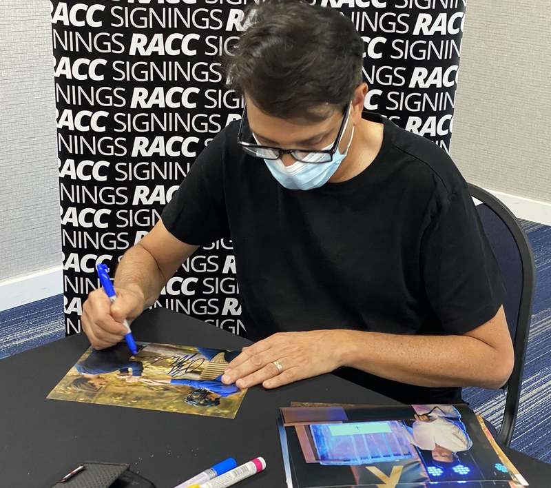 Ralph Macchio Signing Autographs for RACC Autograph Collector Framing History Ralph Macchio Signing Autograph for RACC Autograph Collector Framing History