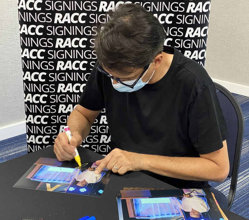 Ralph Macchio Signing Autographs for RACC Autograph Collector Framing History Ralph Macchio Signing Autograph for RACC Autograph Collector Framing History