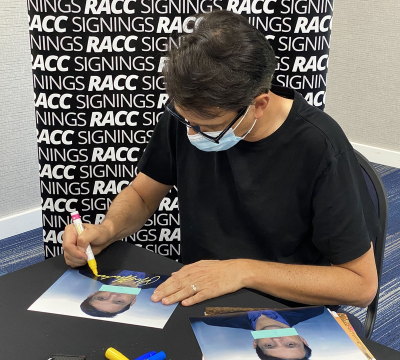 Ralph Macchio Signing Autographs for RACC Autograph Collector Framing History Ralph Macchio Signing Autograph for RACC Autograph Collector Framing History