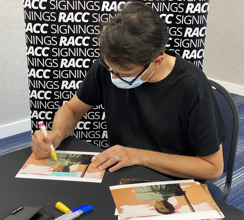 Ralph Macchio Signing Autographs for RACC Autograph Collector Framing History Ralph Macchio Signing Autograph for RACC Autograph Collector Framing History