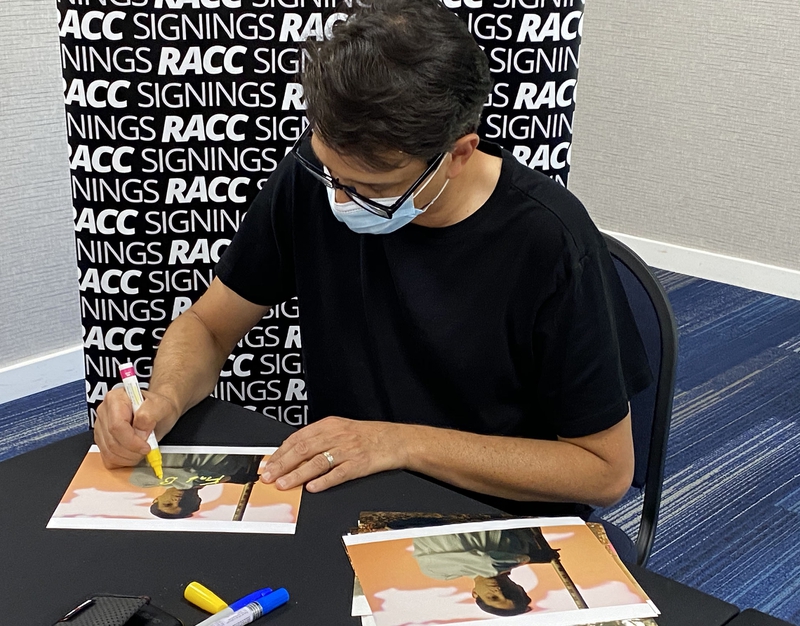 Ralph Macchio Signing Autographs for RACC Autograph Collector Framing History Ralph Macchio Signing Autograph for RACC Autograph Collector Framing History
