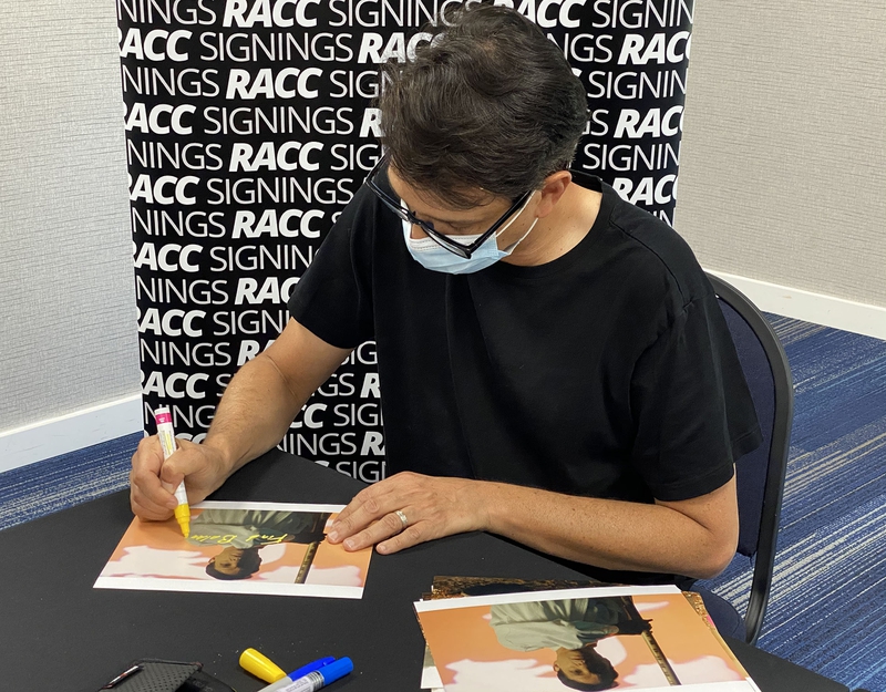 Ralph Macchio Signing Autographs for RACC Autograph Collector Framing History Ralph Macchio Signing Autograph for RACC Autograph Collector Framing History