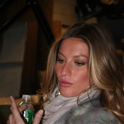 Gisele Bundchen Autograph Profile