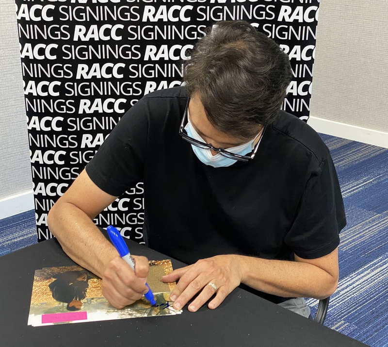 Ralph Macchio Signing Autographs for RACC Autograph Collector Framing History Ralph Macchio Signing Autograph for RACC Autograph Collector Framing History