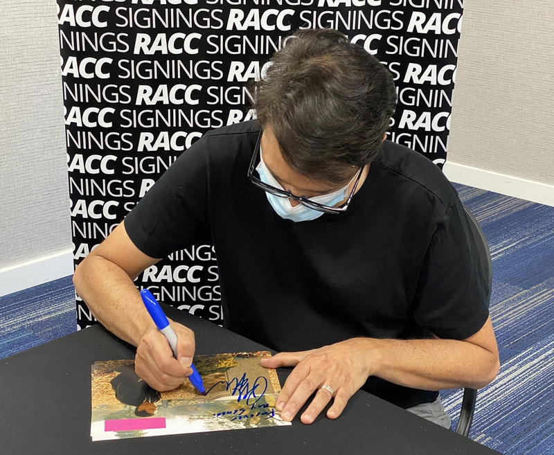 Ralph Macchio Signing Autographs for RACC Autograph Collector Framing History Ralph Macchio Signing Autograph for RACC Autograph Collector Framing History