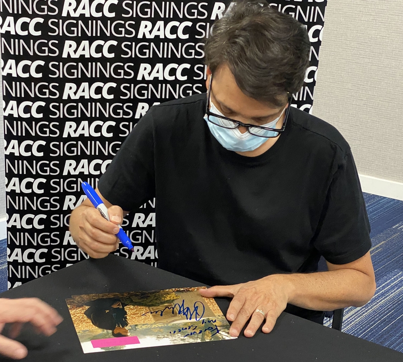 Ralph Macchio Signing Autographs for RACC Autograph Collector Framing History Ralph Macchio Signing Autograph for RACC Autograph Collector Framing History