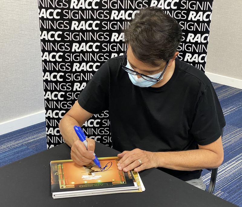 Ralph Macchio Signing Autographs for RACC Autograph Collector Framing History Ralph Macchio Signing Autograph for RACC Autograph Collector Framing History