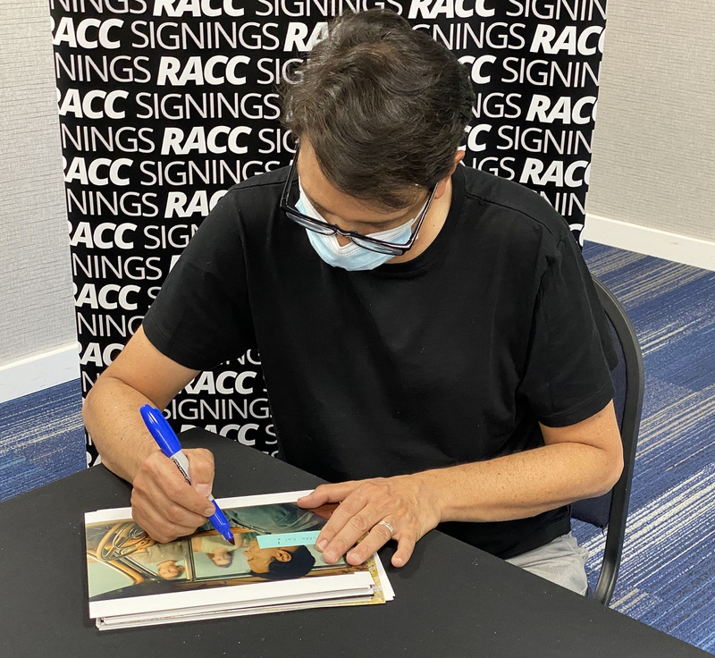Ralph Macchio Signing Autographs for RACC Autograph Collector Framing History Ralph Macchio Signing Autograph for RACC Autograph Collector Framing History