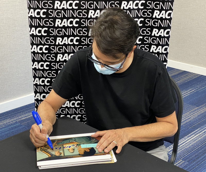 Ralph Macchio Signing Autographs for RACC Autograph Collector Framing History Ralph Macchio Signing Autograph for RACC Autograph Collector Framing History
