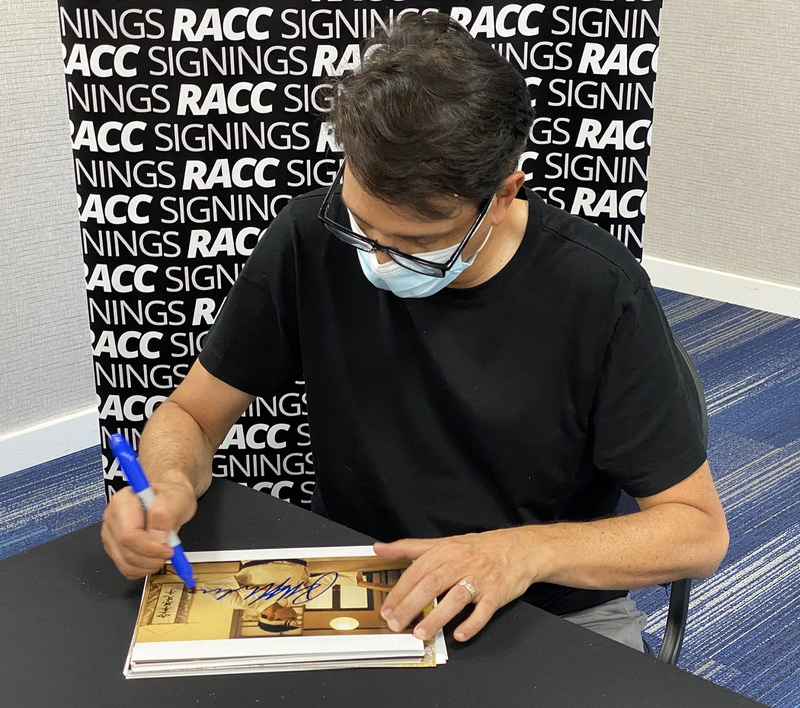 Ralph Macchio Signing Autographs for RACC Autograph Collector Framing History Ralph Macchio Signing Autograph for RACC Autograph Collector Framing History