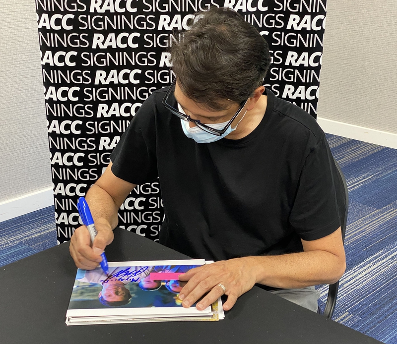 Ralph Macchio Signing Autographs for RACC Autograph Collector Framing History Ralph Macchio Signing Autograph for RACC Autograph Collector Framing History