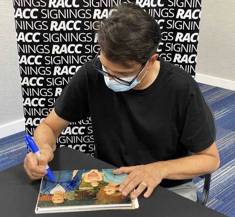 Ralph Macchio Signing Autographs for RACC Autograph Collector Framing History Ralph Macchio Signing Autograph for RACC Autograph Collector Framing History